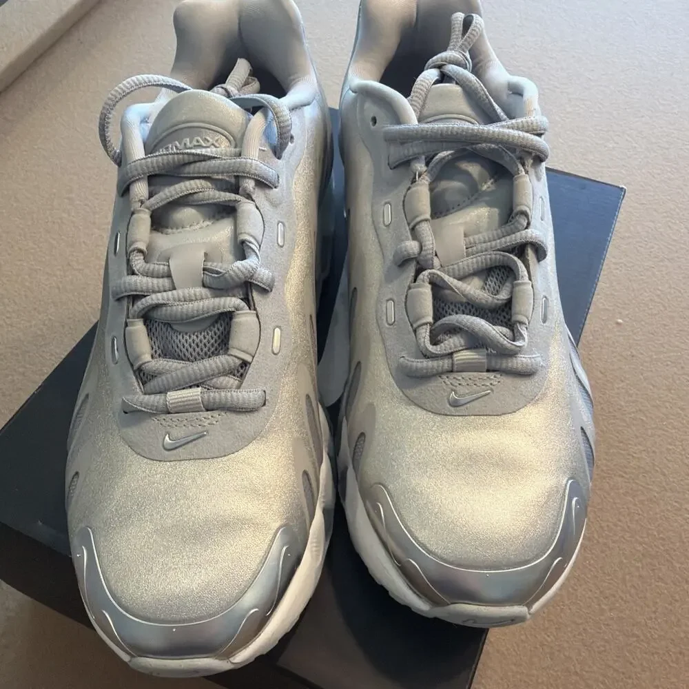 Size 8.5 - Nike Air Max DN8 Wolf Grey Metallic Silver Women’s $200